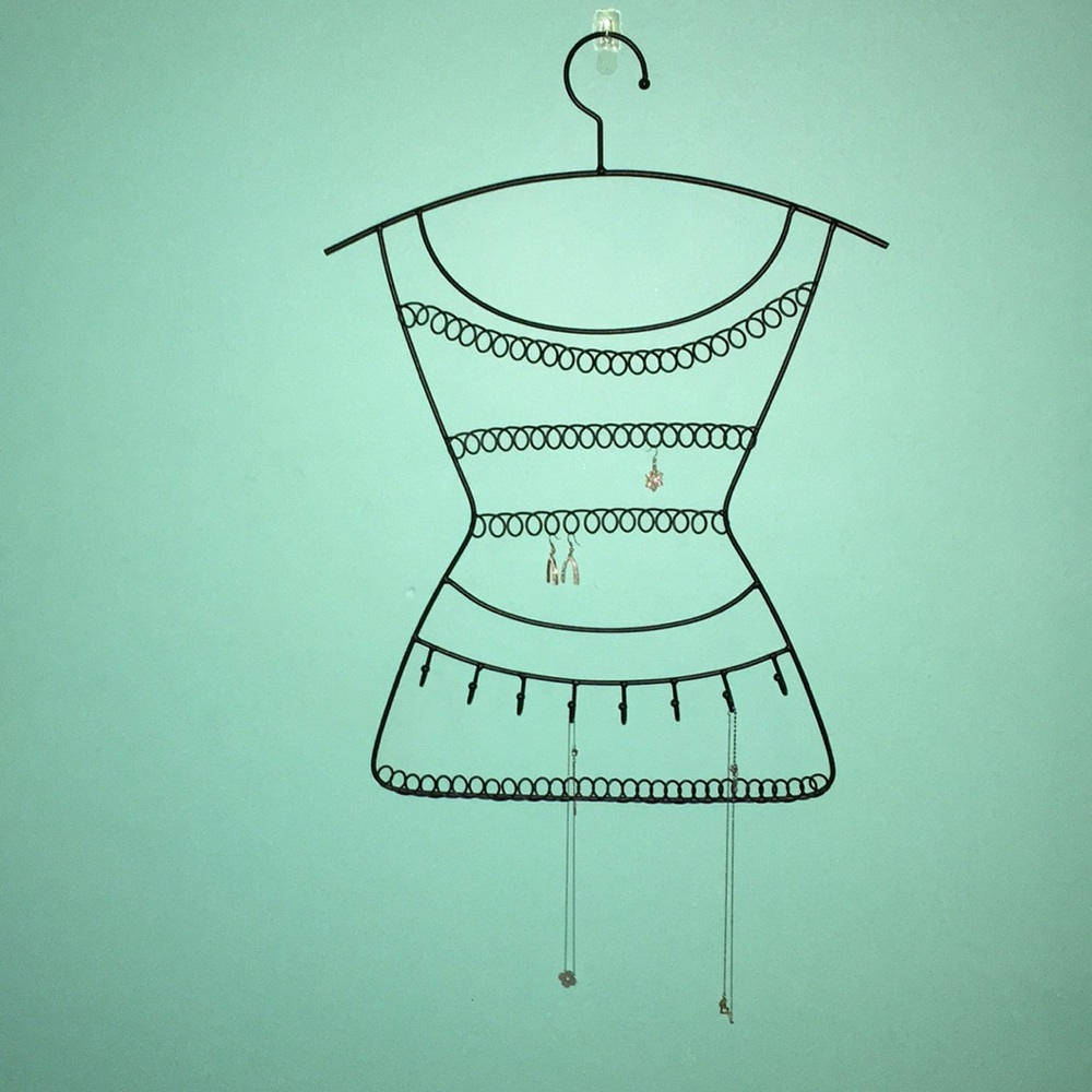 Black Metal Dress Shaped Jewelry Hanger